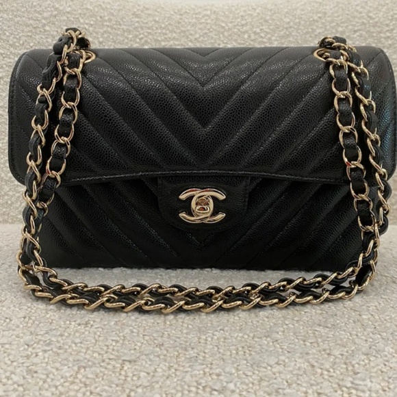 Authentic Chanel Small Classic Flap Chevron Black Caviar GHW - Picture 2 of 16